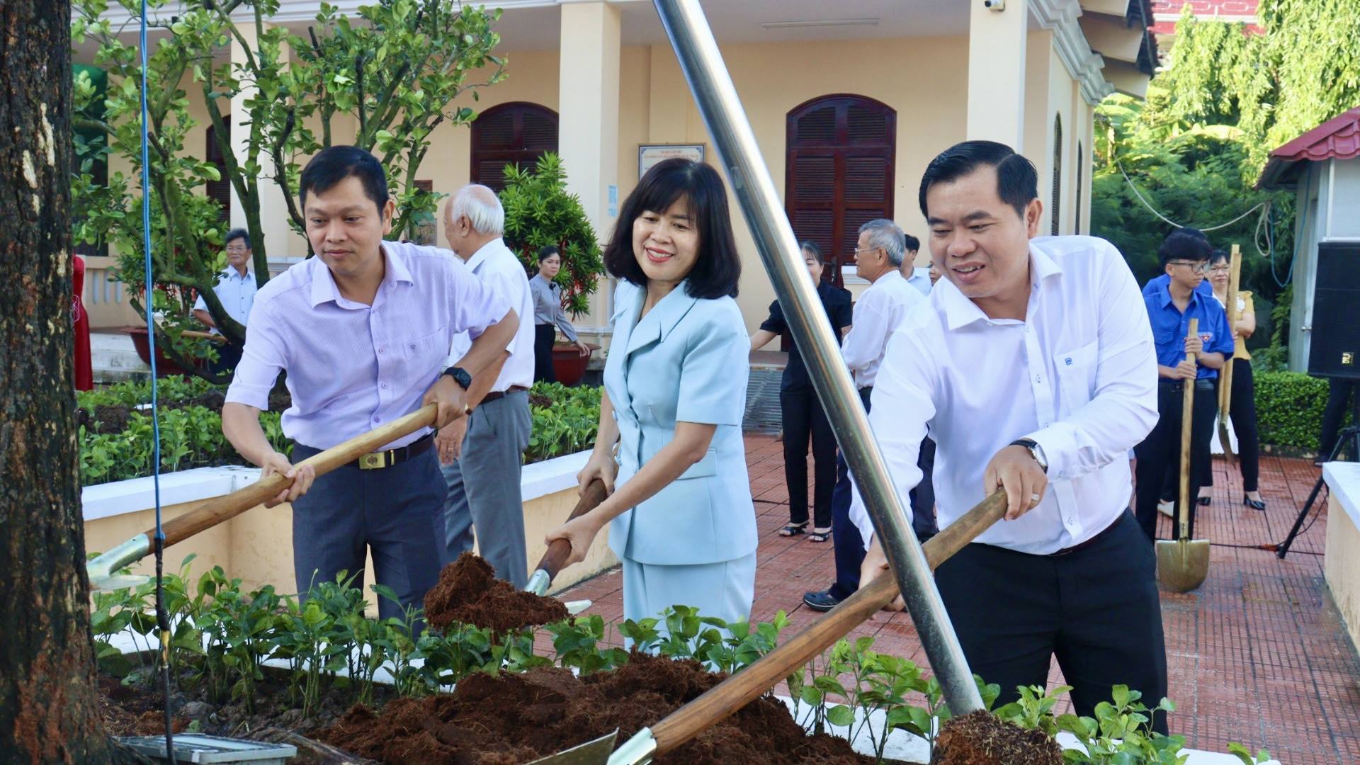 អង់គ្លេស៖